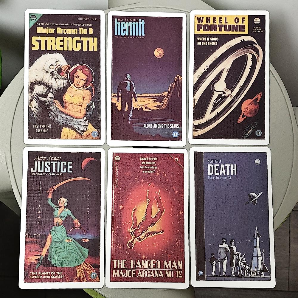 Научно-фантастические карты Таро Тодда Элкотта 12*7 см. Колода Таро на тему научной фантастики, 78 карт Таро, основанных на системе Райдера-Уэйта.