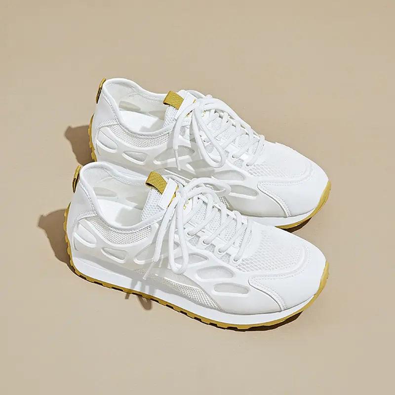 Летняя женская обувь 2025 новая мягкая подошва легкая сетчатая дышащая универсальная повседневная ультратонкая удобная белая обувь тренд