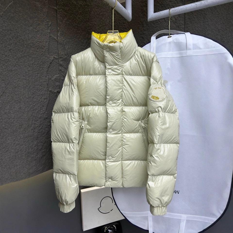 В наличии: Белая пуховая куртка M Mengjia с вышивкой большого логотипа для мужчин и женщин