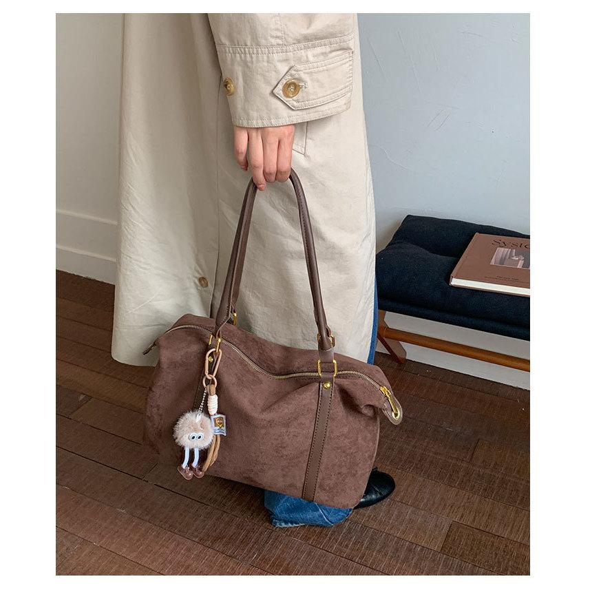 IELGY Ladies Messenger Bag Frosted Retro Large Capacity Casual One-Shoulder Underarm Commuter Pillow Bag