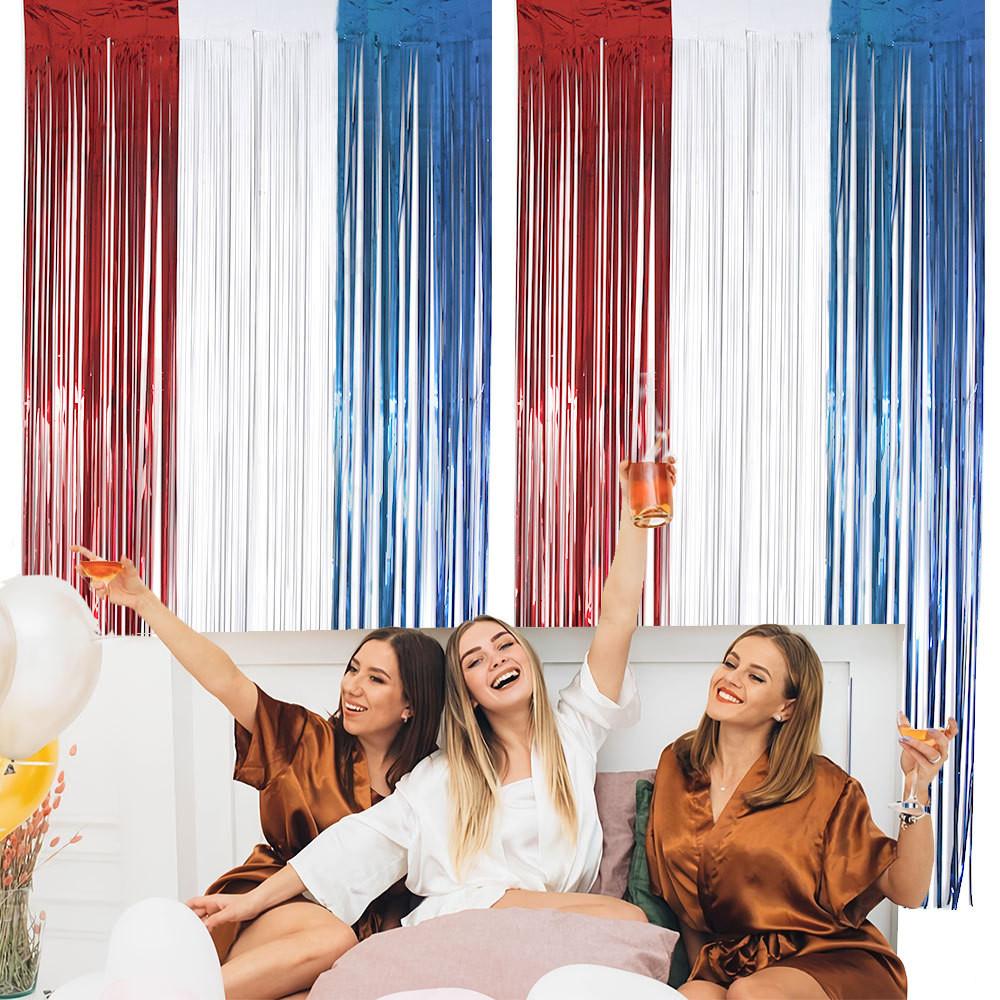 Яркие красно-бело-синие стримерные шторы ко Дню независимости для праздничного домашнего декора