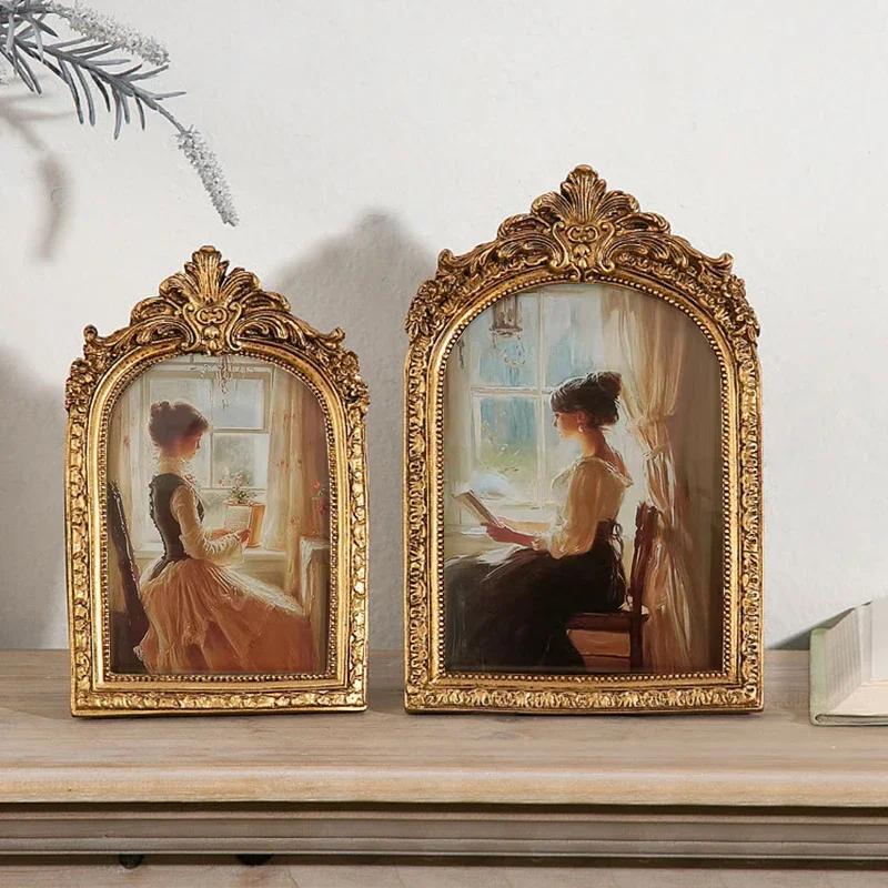 Vintage Gold Decorative Picture Frame, Antique European-Style Desktop Frame with Vintage Artistic Print, for Home Decor