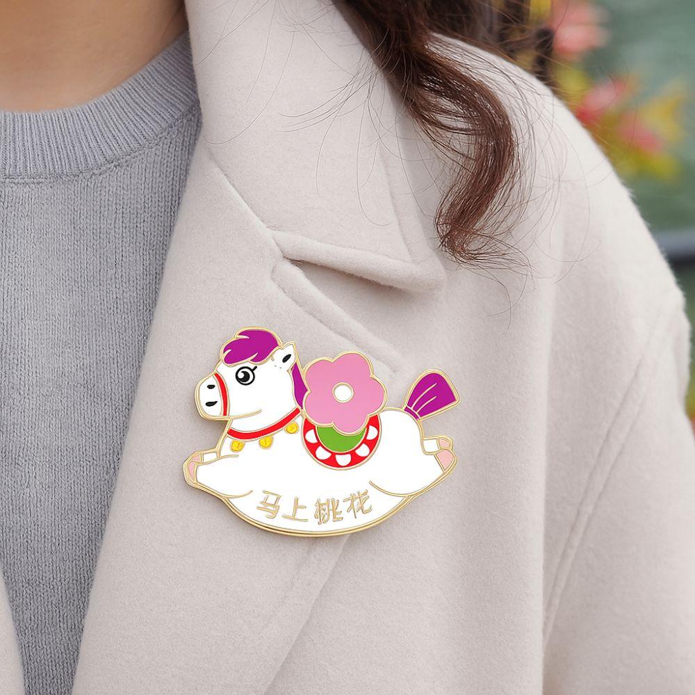 Cute Zodiac Horse Brooch Cartoon Horse Year Brooch Badge Pins Animal Brooch Women Accessories