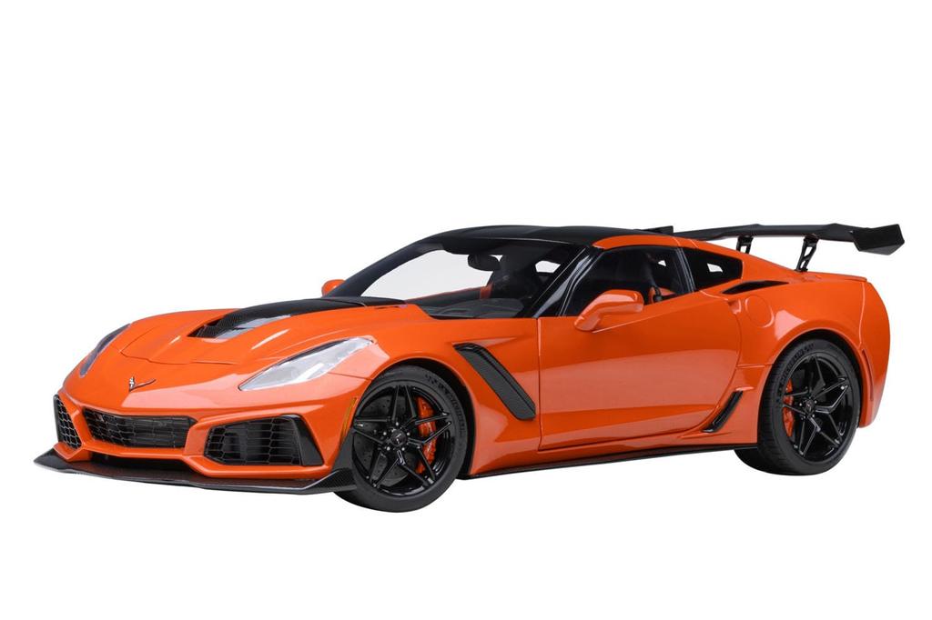 AUTOart Chevrolet Corvette ZR1 Orange Готовый продукт 1/18 (С7)