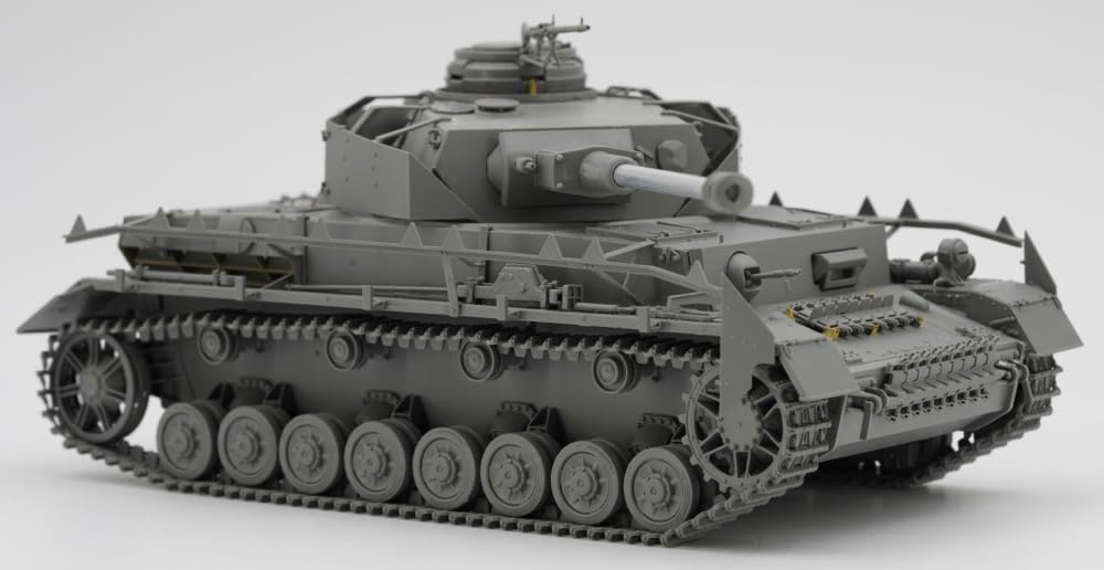 Модель пограничной немецкой танковой установки Panzer IV H Type Late Model Пластиковая модель BT050 1/35 (танк)