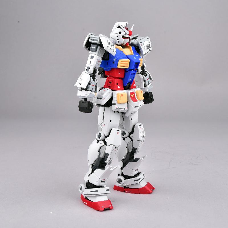 RG 1/100 RX-78-2  2.0 (Enlarged Version) Model Kit Armor Explosive Transformation Magnetic Control Eye Light-Up Collectible Toys