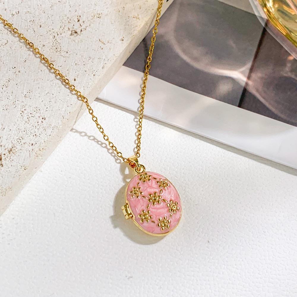 Opening and Closing Lid Photo Locket Pendant Necklace Sweater Shirt Accessories