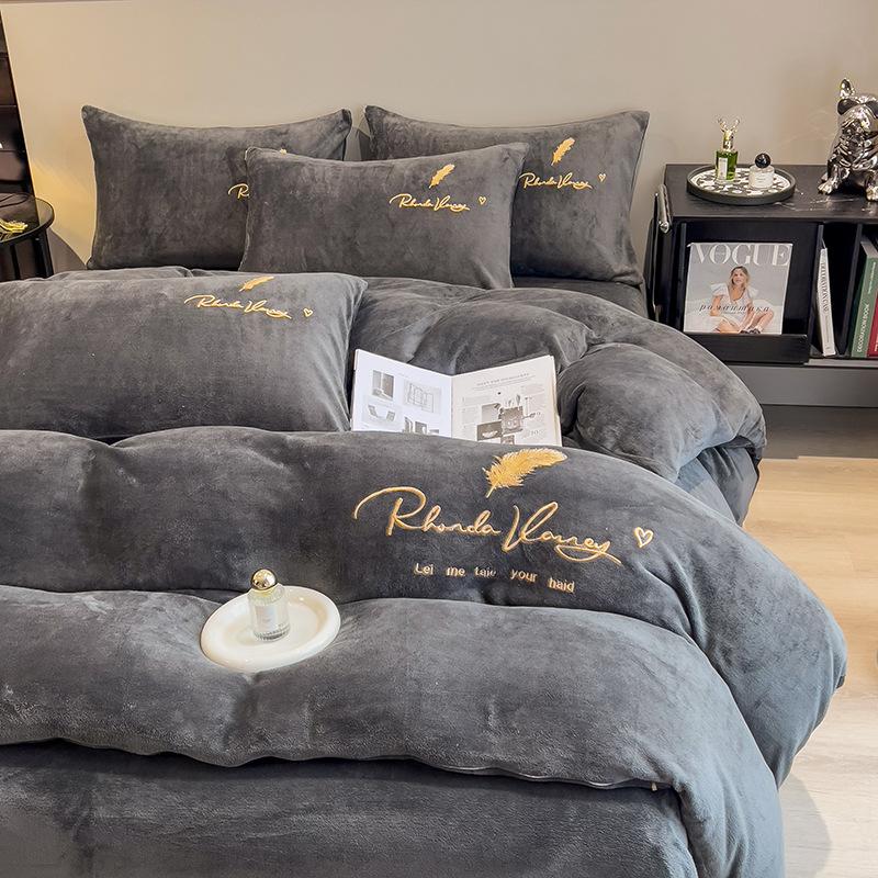 Утолщенный постельный набор из четырех предметов Молочный флис Пододеяльник Флисовый пододеяльник Простыня Наволочка