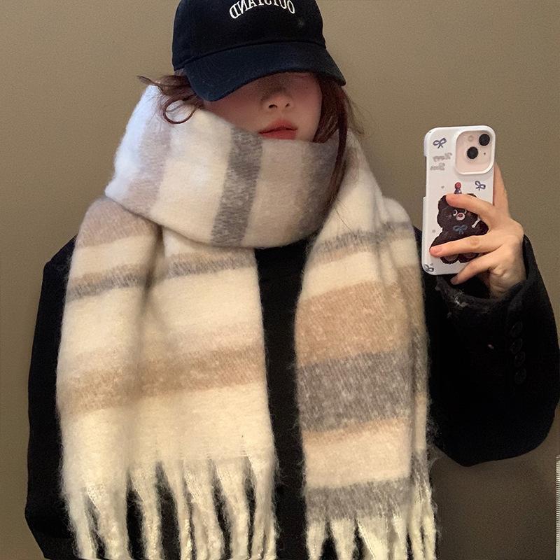 Korean atmosphere Mohair plaid plush scarf women's 1116 autumn and winter warm atmosphere couple scarf