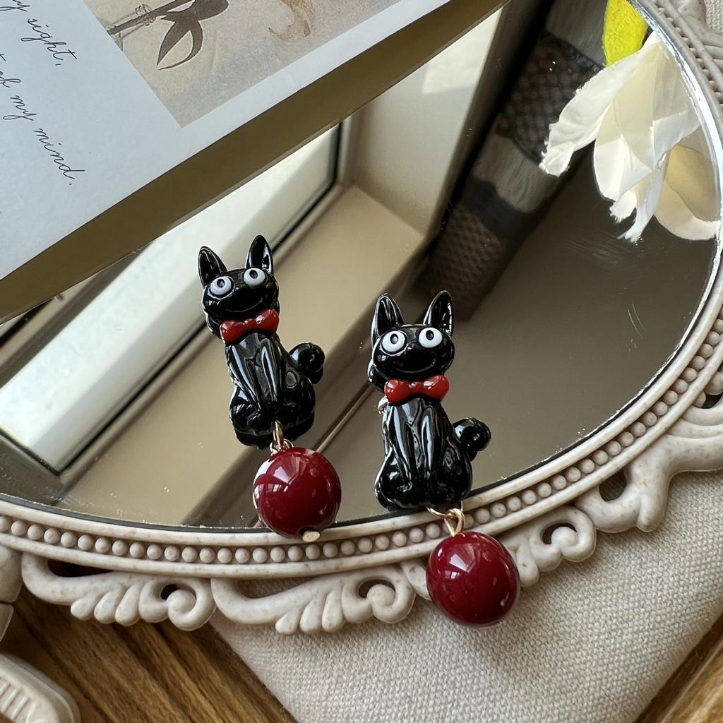 Sweet Cool Cartoon Black Cat Earrings Fashionable Women Personality Temperament Red Pearl Pendant Earrings Simple High-End