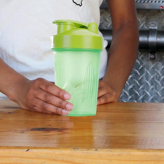 400 мл протеиновый шейкер с шариком для смешивания, герметичный дизайн, спортивный шейкер, легкая пластиковая бутылка-блендер