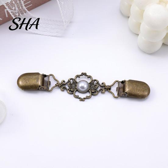 Clothing Decorative Buckle Vintage Faux Pearl Sweater Clip, Hold Cardigan Together, Cincher Clip for Dress Shawl Cloak, Accessories Women Retro Metal
