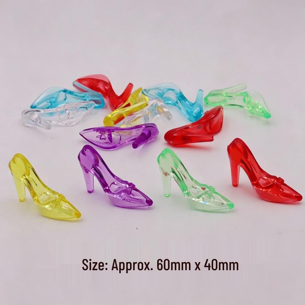 Acrylic Beetle Pendant: Transparent Cartoon Animal Ornament for Kids' Claw Machines and Amusement Park Blind Boxes.