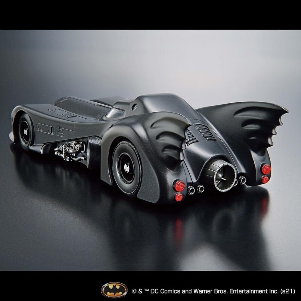 Bandai Spirits Набор для сборки модели Бэтмобиля Масштаб 1/35 Версия Batman Требуется сборка с цветовой маркировкой