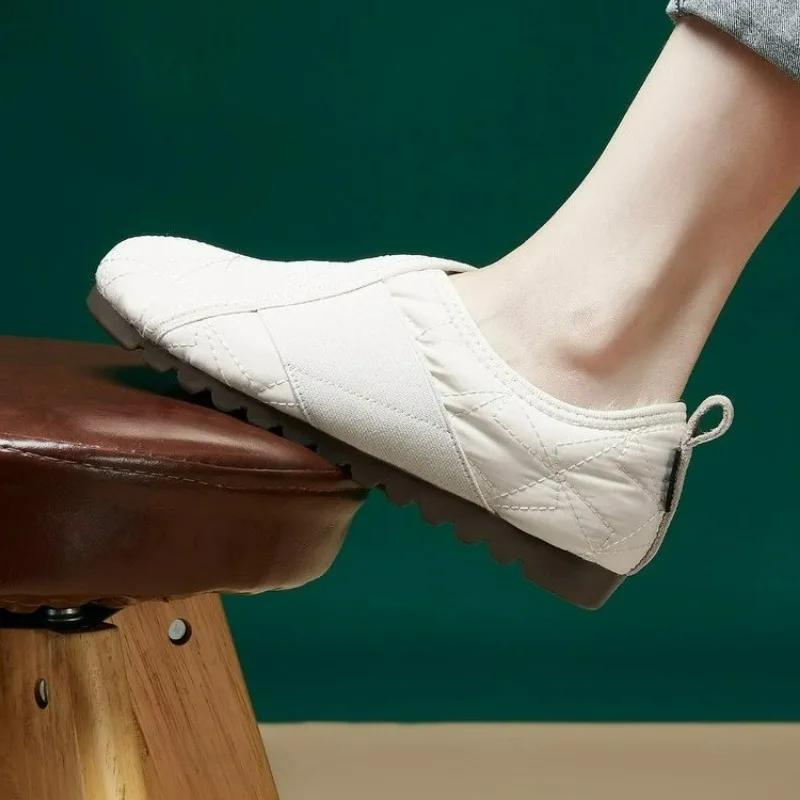 2024 New Women's Shoes One Kick Women's Flats Winter Round Toe Plush Fleece for Warmth Solid Flat Casual Comfortable Loafers