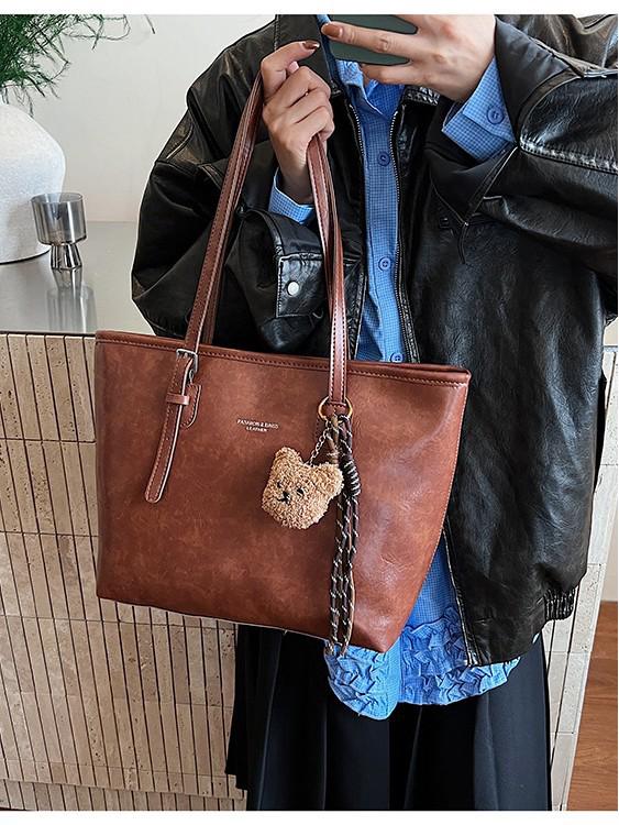 Women's Korean Fashion Large-Capacity Retro Tote Bag - Versatile and Stylish Underarm Accessory