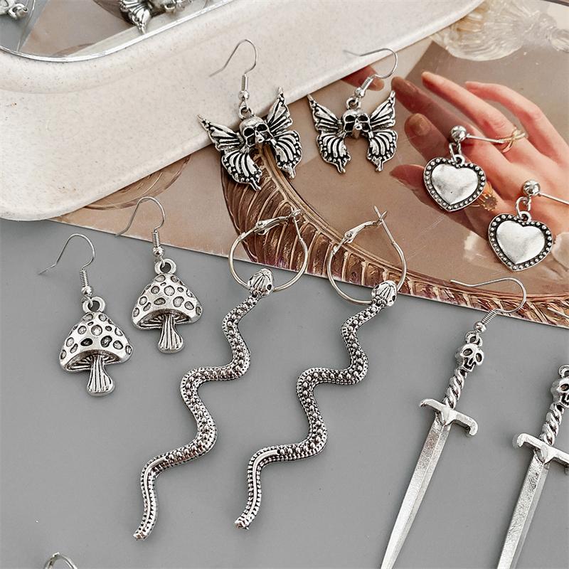18 шт./компл., комплект серег в стиле панк, готики для женщин, посеребренные серьги, винтажные серьги в виде змеи, бабочки, гриба, модные черные ювелирные изделия