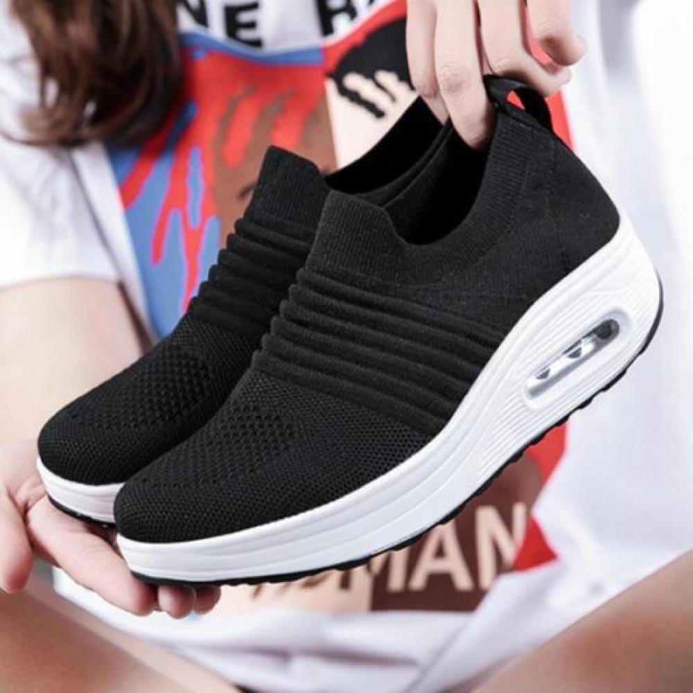New Arrivals Open Run Himeo CushiOn Sweater Women Slip On Sneakers