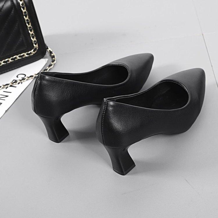 Coarse heel leather surface single shoes women's pointed head thin heel high heels spring 2025 new black dress medium heel work shoes