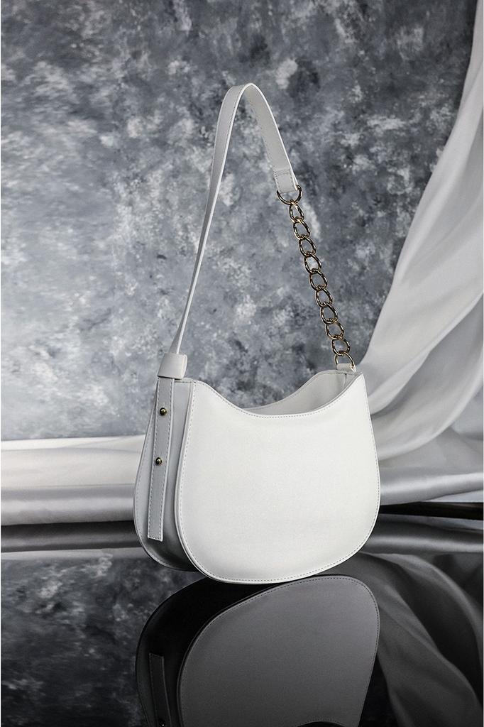 Women's Stylish and Useful Shoulder Bag Black Zippered Lined Adjustable Strap Bag