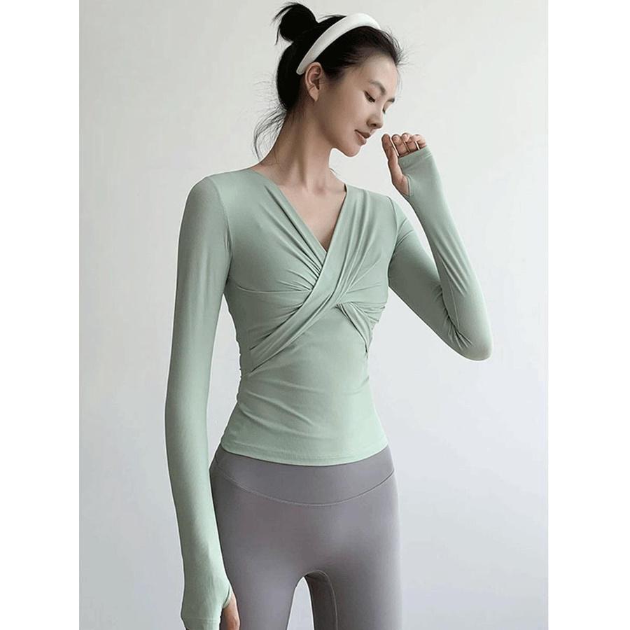 Одежда для йоги телесного цвета. Футболка с длинными рукавами. Топ. Осенняя одежда для занятий классическими танцами. Облегающая одежда с тонким V-образным вырезом. Одежда для спорта и фитнеса.