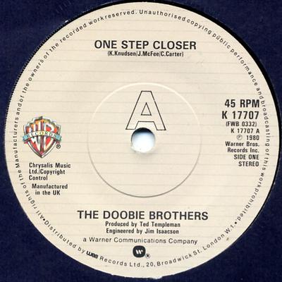 7-дюймовая пластинка DOOBIE BROTHERS - One Step Closer K17707 Warner Bros. Re 1980 UK Рок Б/У