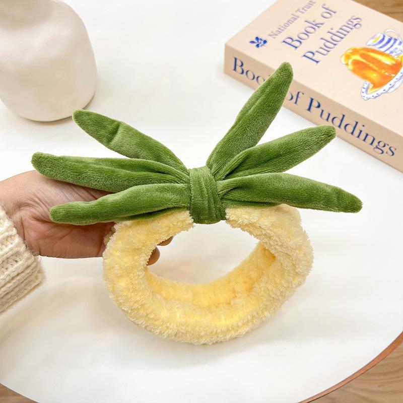 2025 г. Очаровательная повязка на голову в виде ананаса и набор нескользящих повязок для волос для женщин — набор из 3 предметов для мытья и укладки с браслетом