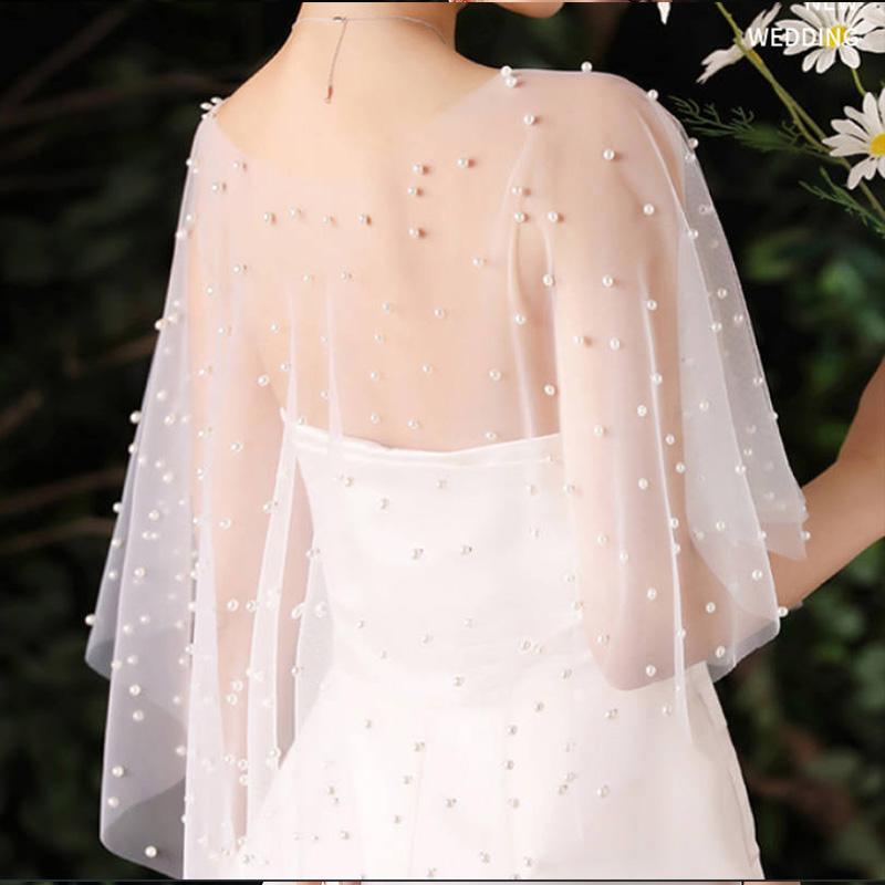 Винтажный стиль, прозрачный тюль, белое платье-накидка, аксессуары, свадебная шаль со стразами и жемчугом