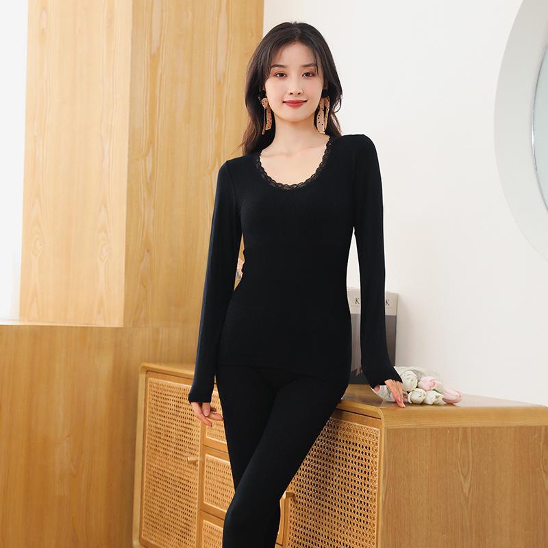 Женский бесшовный утягивающий термобелье на осень/зиму — базовый слой: рубашка с круглым вырезом и леггинсы для женского осеннего гардероба.