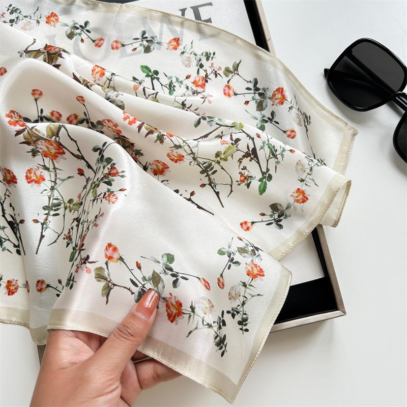 Spring and summer pastoral silk silk scarf mulberry silk sunscreen small square scarf fresh and sweet scarf thin silk scarf
