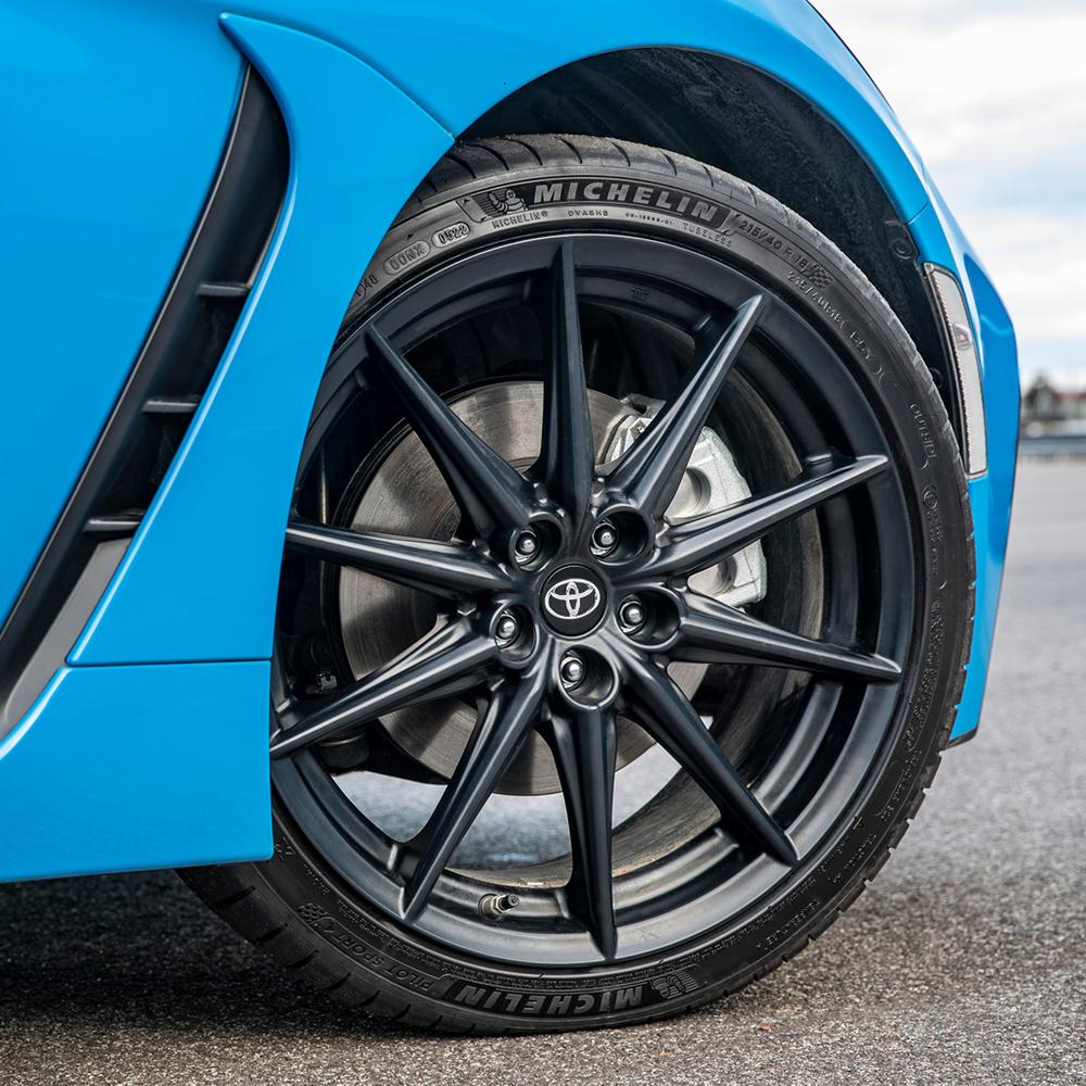 2026 Новые Для Toyota 4 шт. 56/62 мм Центральные колпачки на колеса автомобиля Toyota для TRD Corolla Aygo Camry Yaris Rav4 Замена эмблемы диска H