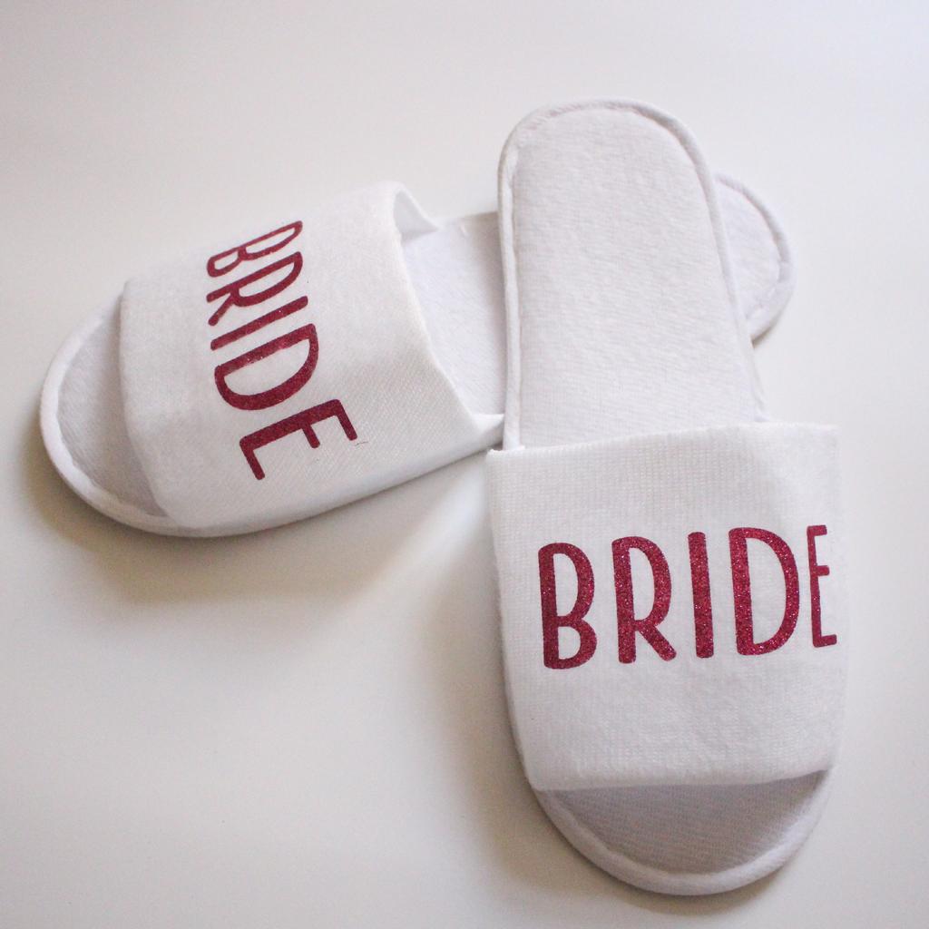Fashion Wholesale Bride Shower Bride Wedding Decoration Bridesmaid Hen Party Spa Soft Slippers Ladies Bachelorette Party Supplies Gift