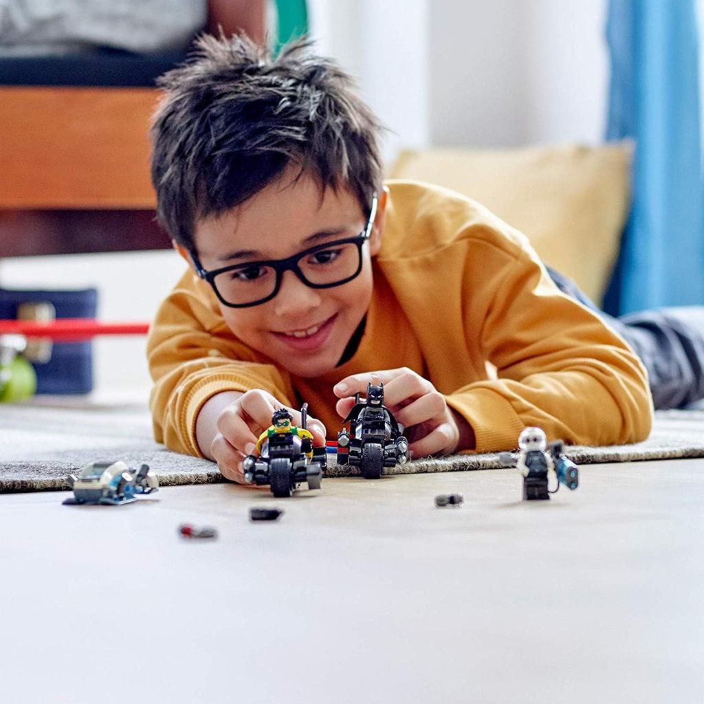 LEGO Super Heroes Freeze и Batcycle Battle 76118 Block Toy Boys Mr. (TM)