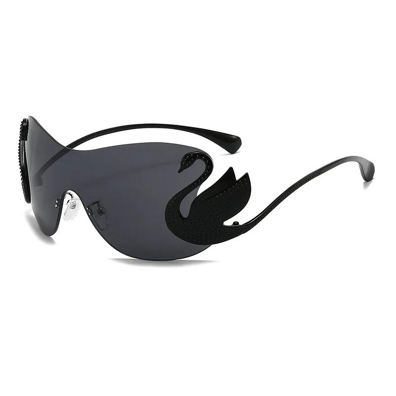 Trendy Women'S Oversized Rimless Sunglasses Vintage Personality Metal Shades Glasses One Piece Gradient Lens Travel Eyewear