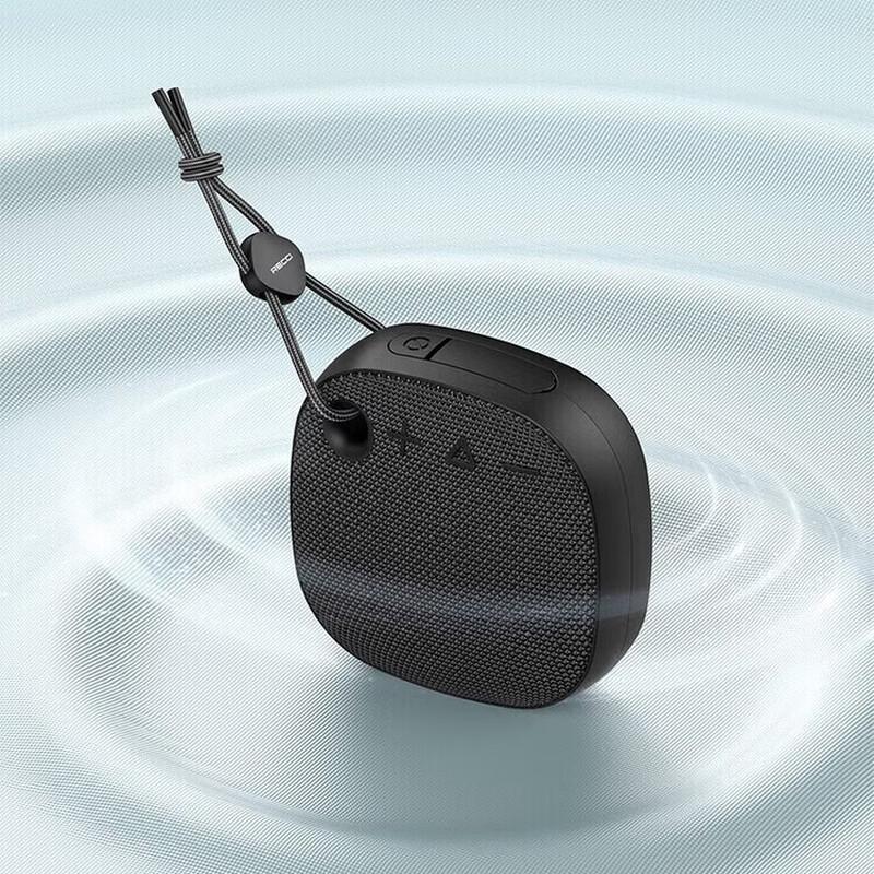 Портативная Bluetooth-колонка Recci RSK-W43, штекер CN (адаптер в комплекте)