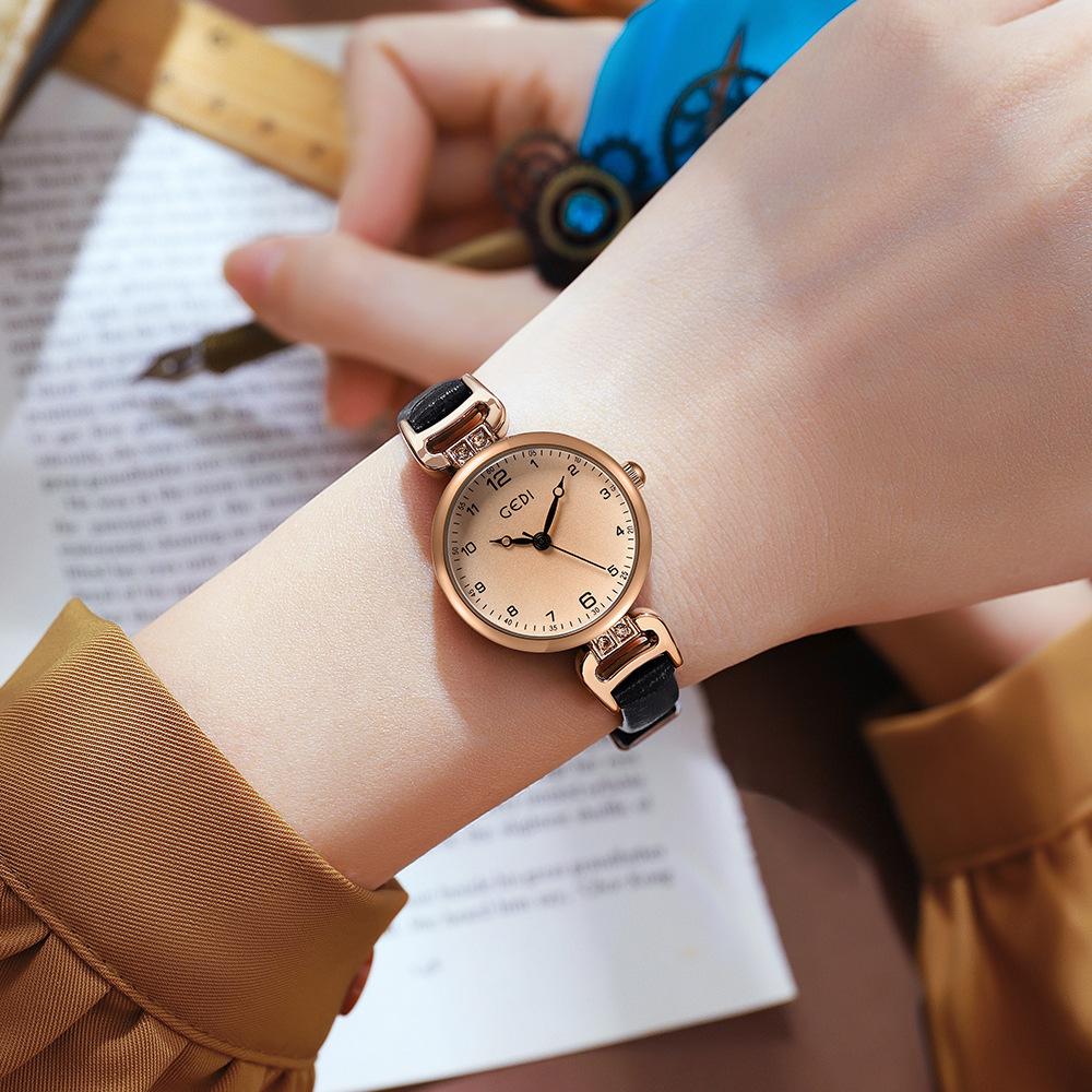 New Watch Women's Design Student Retro Small Round Watch Ladies Belt Niche Simple Temperament Watch