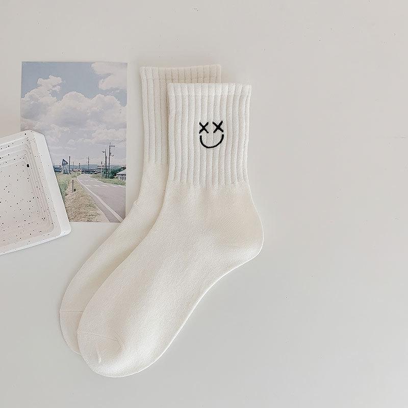 Женские спортивные носки до середины икры в корейском стиле с вышивкой в виде смайлика - Устойчивые к запаху и влагопоглощающие