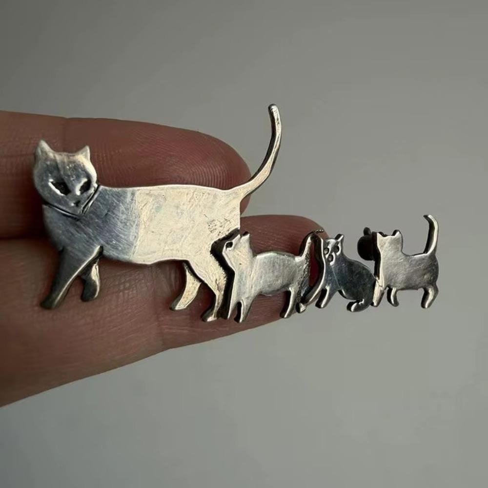 Fashion Cute Cat Family Brooch Minimalist Backpack Brooch Vintage Animal Pin Scarves