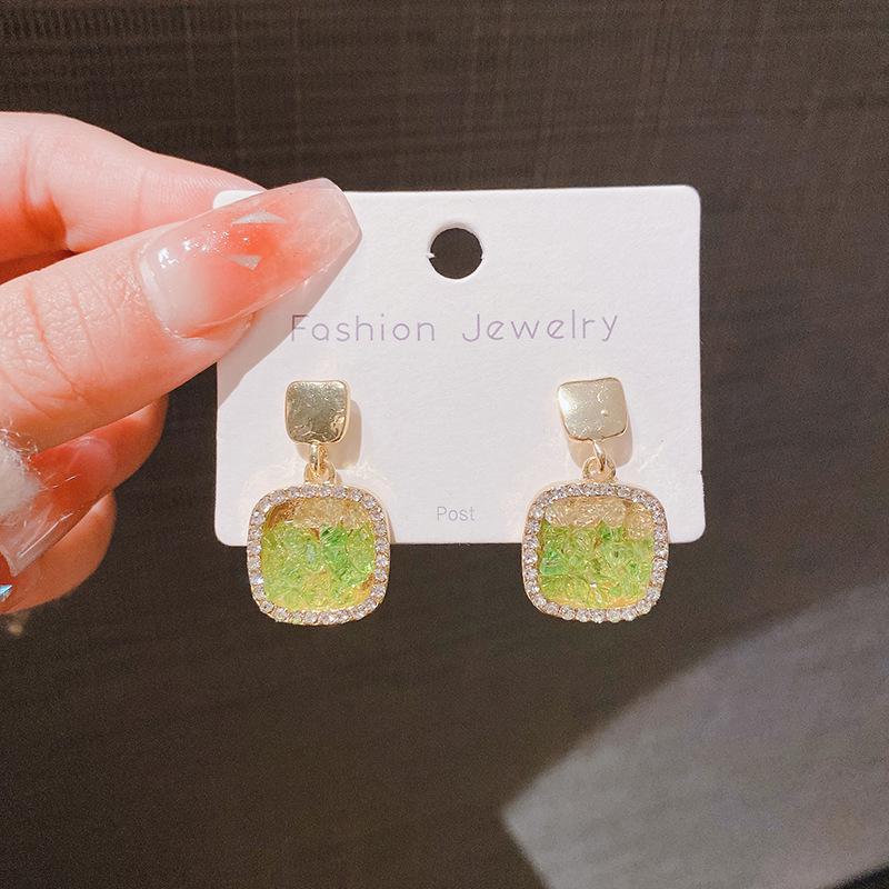 French vintage green square synthetic zircon earrings for women, light luxury elegance, high-end stud earrings, new versatile earrings wholesale