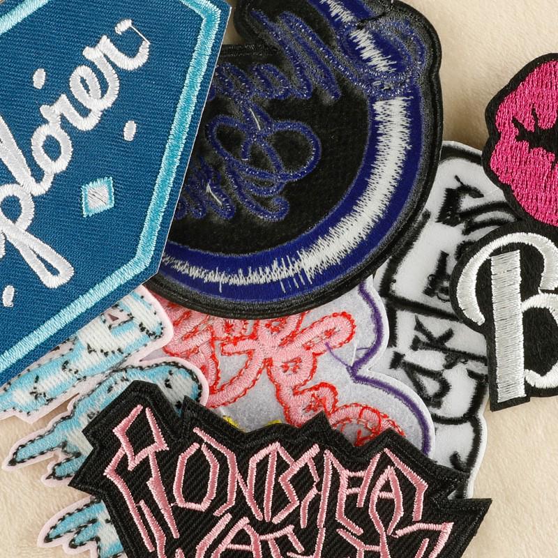 Нашивки с вышитым алфавитом своими руками: Аксессуары для одежды и багажа