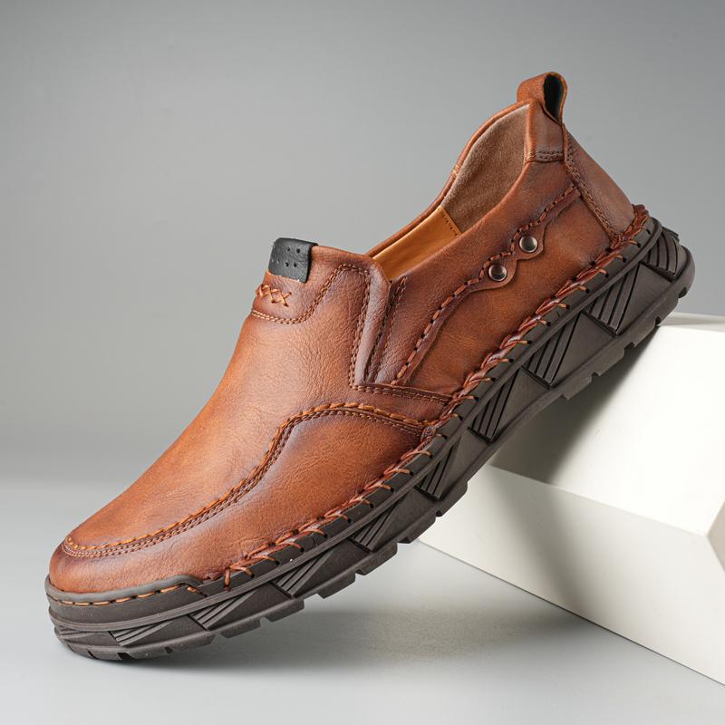 Мужские мокасины slip on модные легкие кожаные повседневные туфли 2024 новые весенние мужские кроссовки для прогулок на открытом воздухе мужские мягкие мокасины мужская обувь