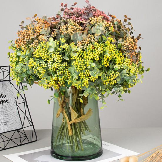 Отличный искусственный букет, не требует полива, легкий, реалистичный.