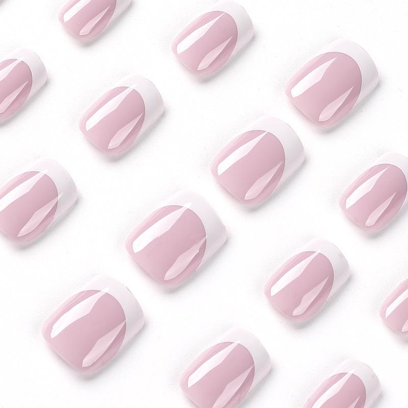 Квадратные типсы для наращивания ногтей в европейском стиле с французским белым краем