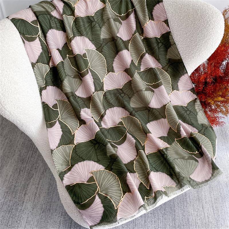 Autumn Travel Warm Cashmere Shawl Scarf Fashion Women Ginkgo Print Pashmina Blanket Wraps Female Cute Poncho Bufand