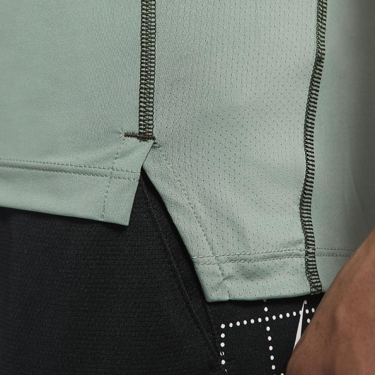 Nike Logo Print Training Breathable Short Sleeve Fitness Shirt Men Tops Smoke-Gray DD1993-357