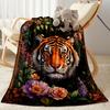 Плед "Тигр и розы" Подходит для офисов, путешествий, гостиных, а также является хорошим подарком для друзей и семьи. Подходит для всех сезонов.