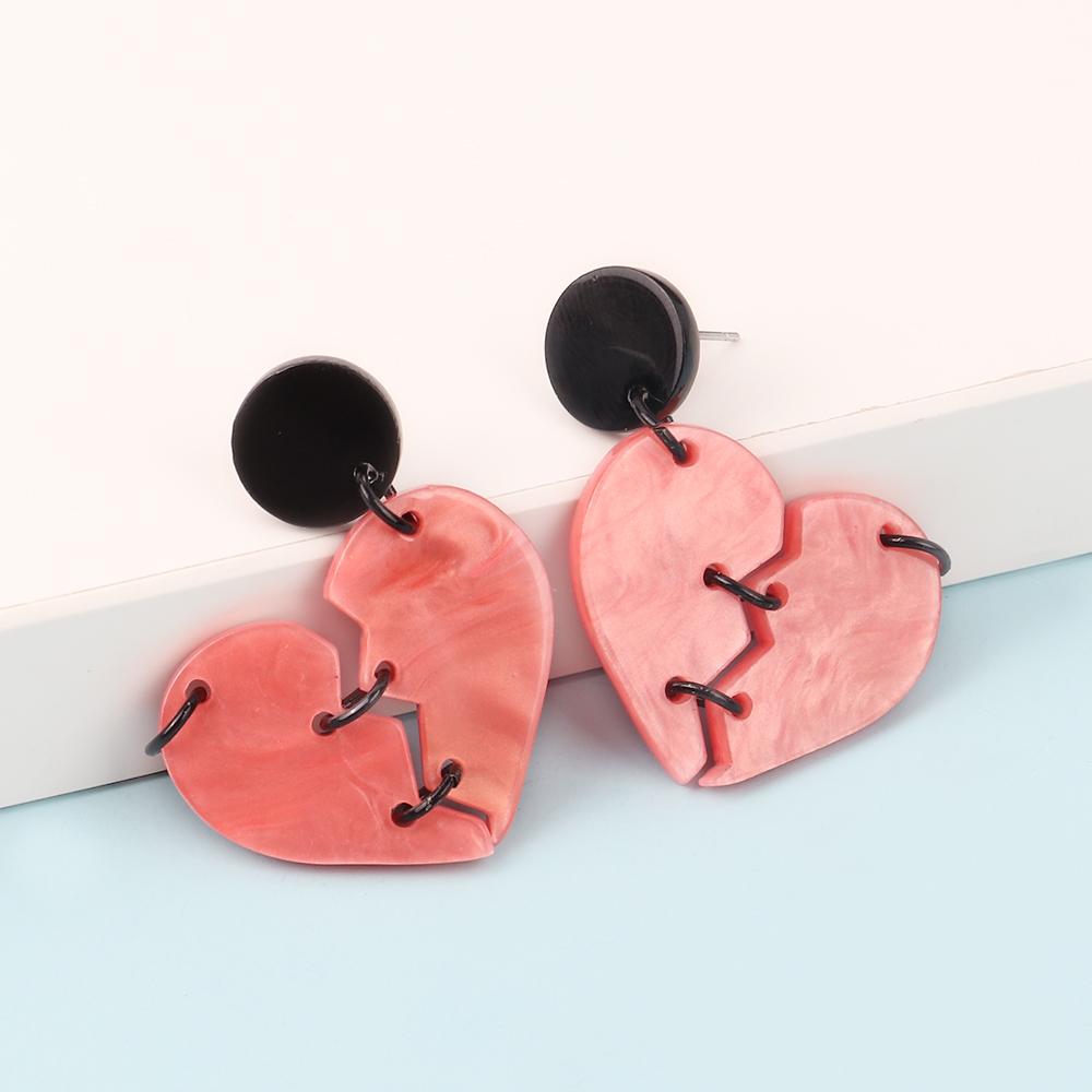 Halloween Gothic Pink Broken Heart Pendant Earrings for Women New Creative Stitch Peach Heart Drop Earring Fashion Party Jewelry