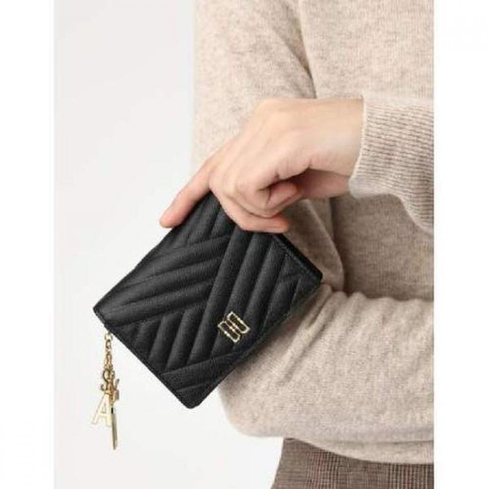 Daks Black Quilted Logo Charm Wallet Dcwa2e218bk