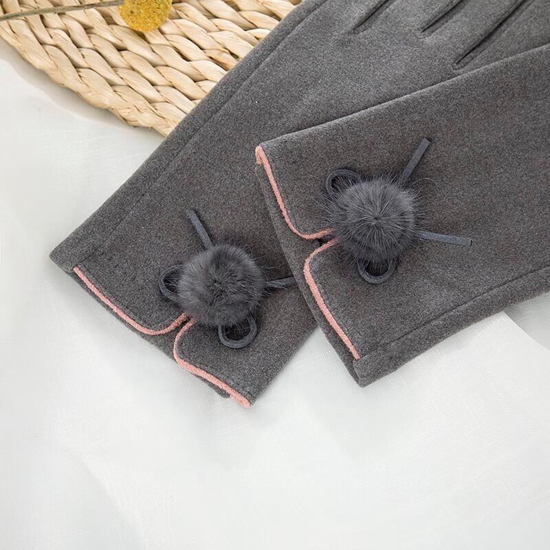 Hengyuanxiang De Velvet Pom-pom Warm Gloves