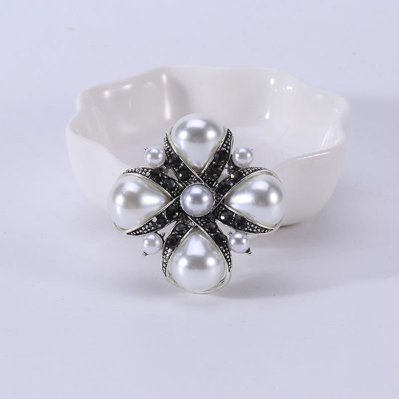 Vintage Baroque Pearl Brooch Exaggerated Cross Brooch Brooch Fashion Multifunctional Clothing Accessories